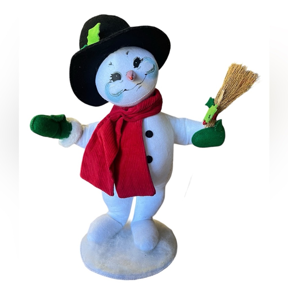 ANNALEE 2015 Holly Berry Snowman 15” w/ Broom‎ W/ Tag Christmas Holiday Scarf